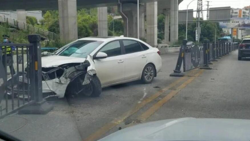 交警报警电话是多少