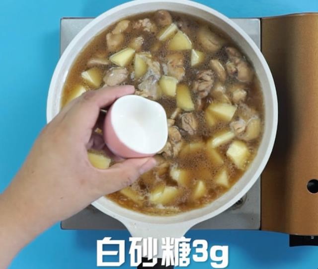 土豆炖鸡块的家常做法是什么