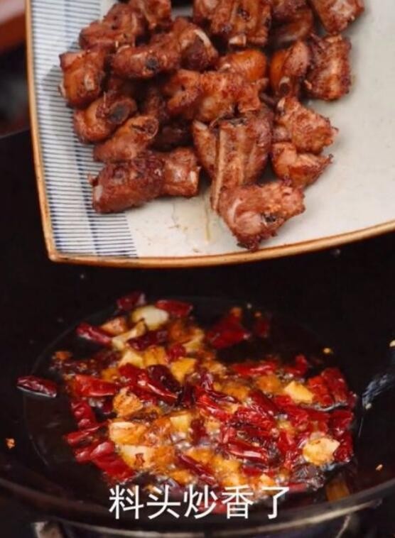 干锅排骨怎么做