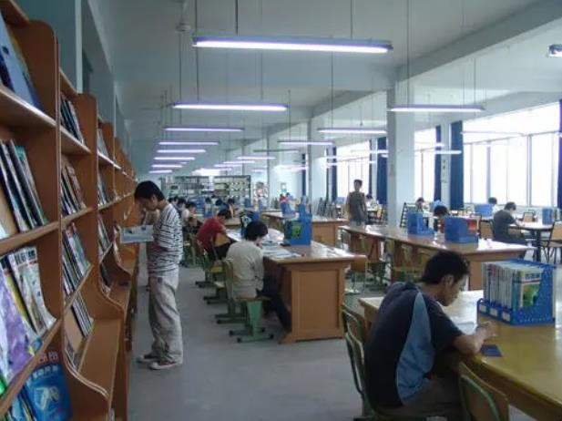 成都理工大学图书馆怎么样